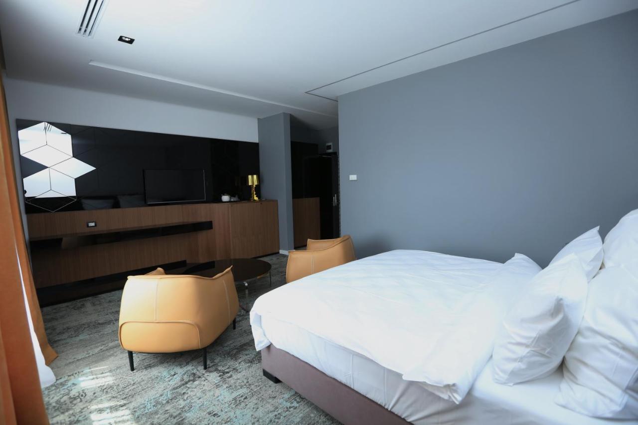 Valentino Rooms Focşani Exterior foto